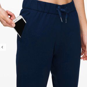 Lululemon 'On the Fly' Woven FL pant